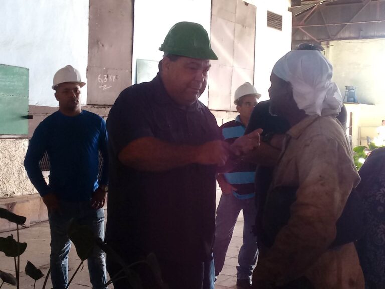 Recorre Félix Duarte Ortega industrias azucareras de Cienfuegos Recorre Félix Duarte Ortega industrias azucareras de Cienfuegos