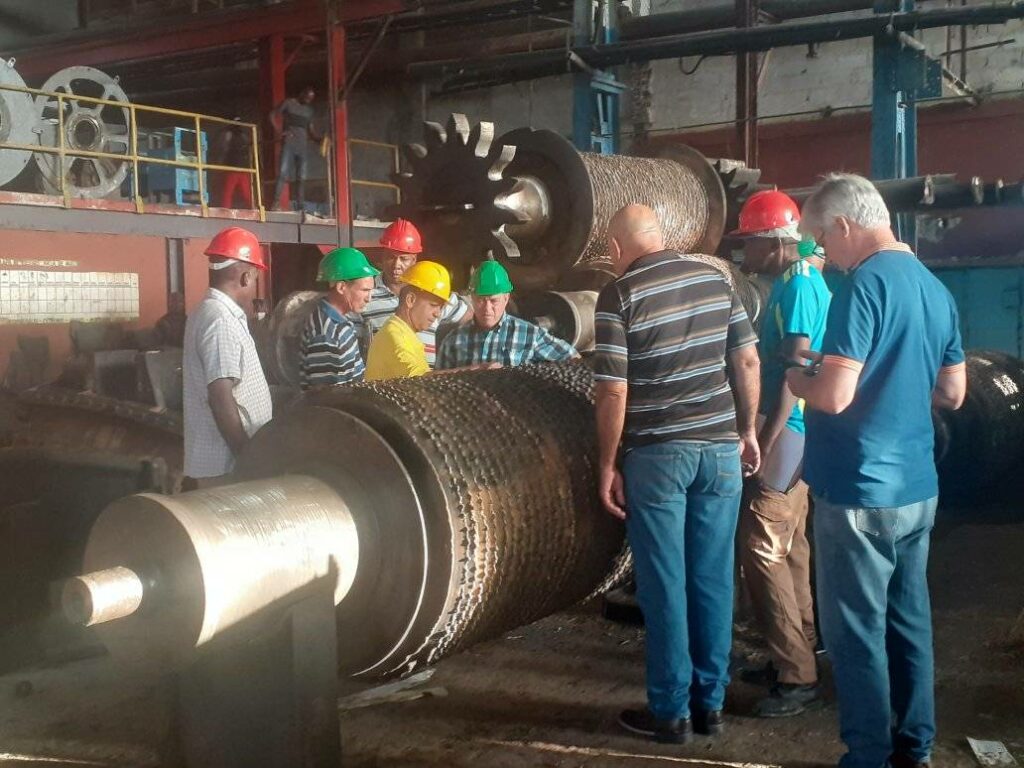 Recorrido a Empresas Agroindustriales Azucareras de directivos del Grupo Azcuba. Recorrido a Empresas Agroindustriales Azucareras de directivos del Grupo Azcuba.
