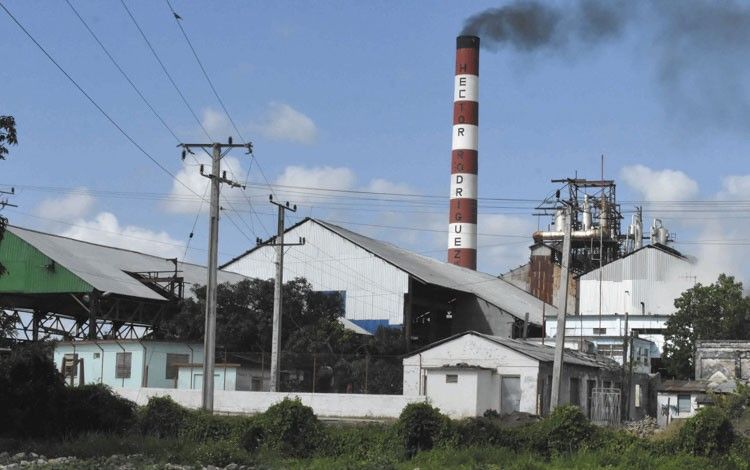 Se alista el Héctor Rodríguez para arrancar la zafra azucarera en Villa Clara .