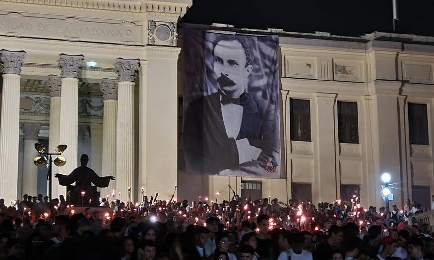 Hoy Cuba rendirá tributo a José Martí con la tradicional Marcha de las Antorchas. Hoy Cuba rendirá tributo a José Martí con la tradicional Marcha de las Antorchas.